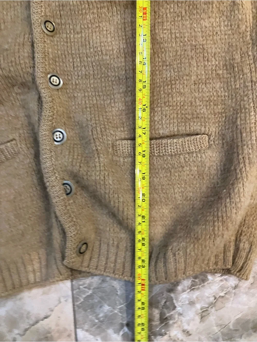 Men’s M Columbia tan knitted Wool Sweater